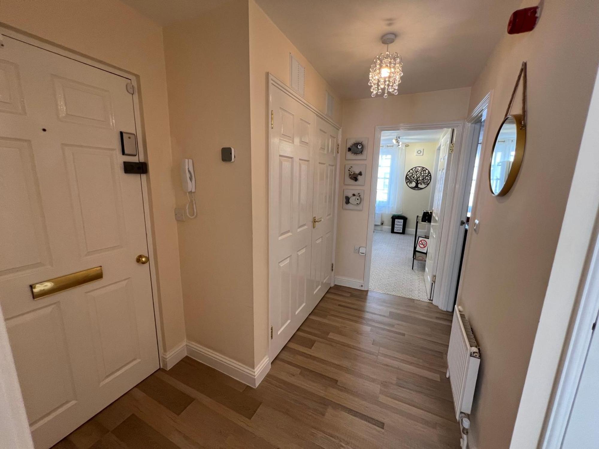 High Street Sanctuary- 2 Bd, Sleeps 4 *