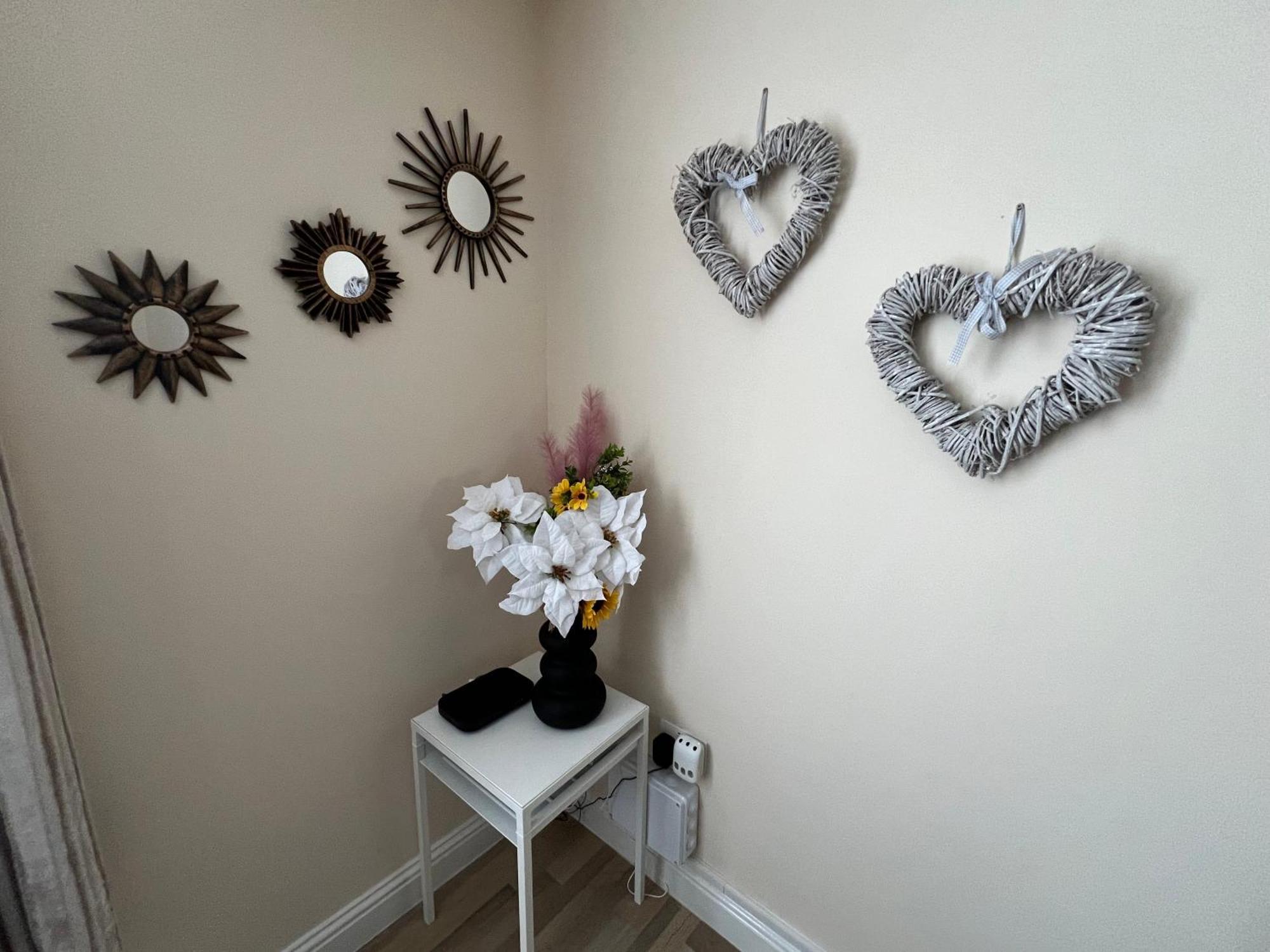 High Street Sanctuary- 2 Bd, Sleeps 4 Apartment *