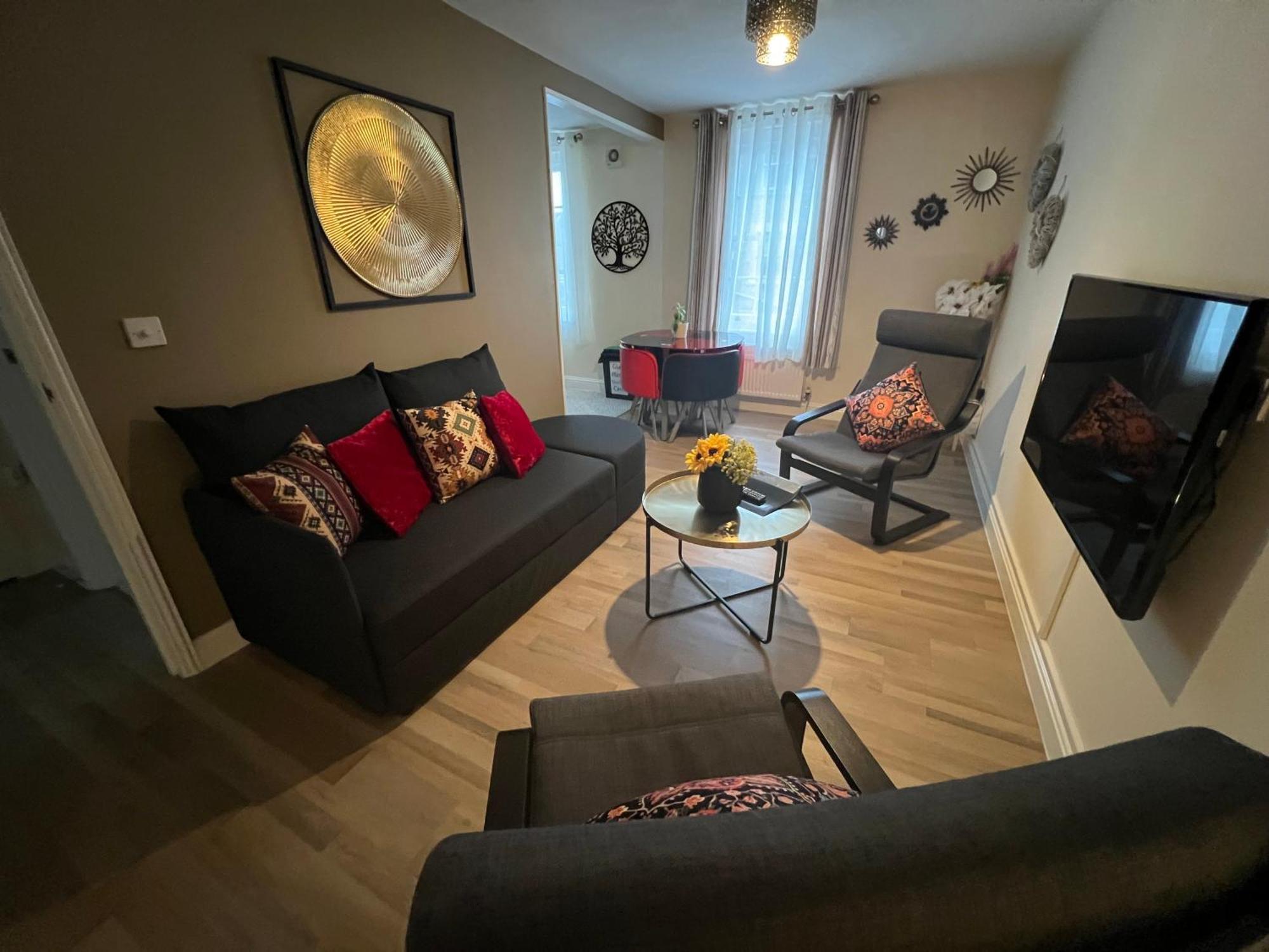 High Street Sanctuary- 2 Bd, Sleeps 4 Apartment